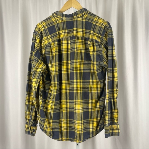 Faded Glory Medium Grunge Plaid Button Down Shirt Outdoor Hiking Barn Chore - Picture 2 of 6